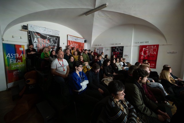 O zi despre fragilitatea umană la Astra Film Festival. De la traumele din zona frontului la manipularea mediatică