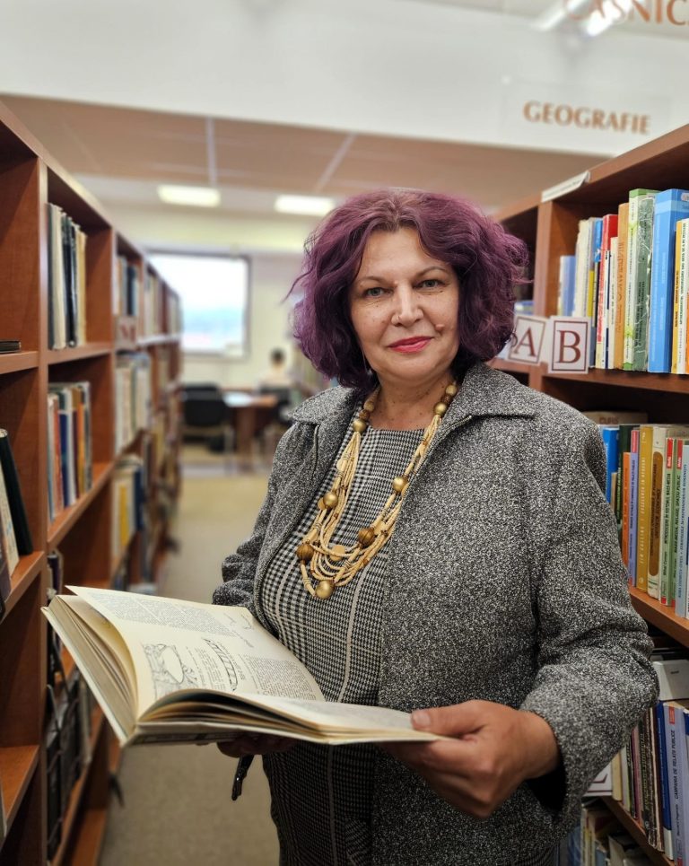 FOTO: Bibliotecarul Anului în România este din Sibiu. Mihaela Dobrescu este marele câștigător