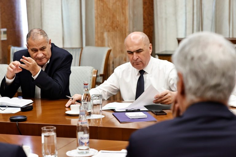 Bolojan s-a săturat de Grindeanu: Să depună moțiune cu AUR ca Guvernul să plece. Nu e o problemă