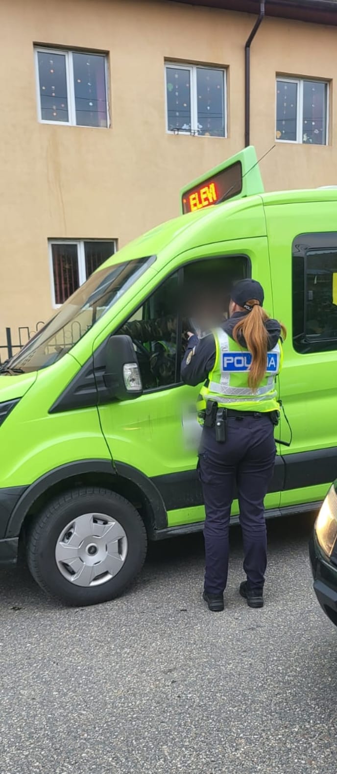 ULTIMA ORĂ/FOTO: Microbuzele școlare din județul Sibiu, verificate de polițiști. Ce nereguli au fost găsite