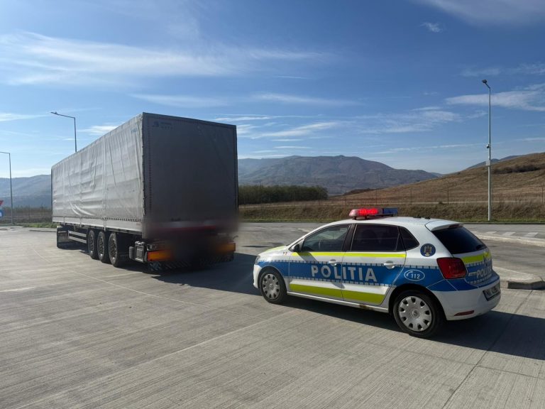 FOTO/VIDEO: Un șofer mort de beat, aproape de o tragedie de proporții cu un camion pe A1