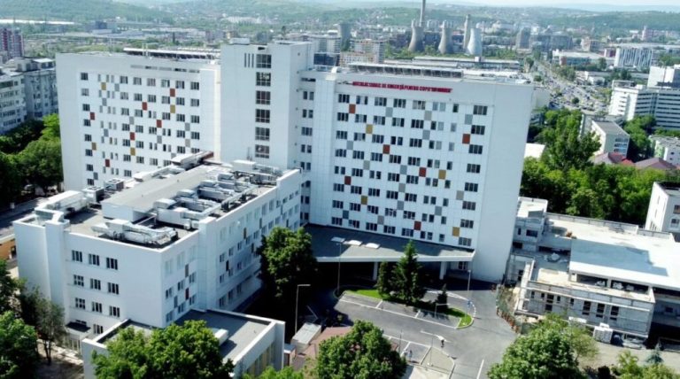 I-au dat de a „zăcut”: Șefa spitalului unde au murit 7 copii,  „pedepsită crunt”. A fost numită director medical