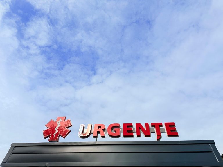 ULTIMA ORĂ: Biciclistul spulberat de o autoutilitară a murit la Spitalul Județean Sibiu