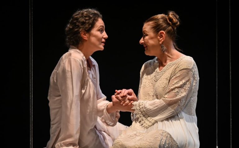 Spectacolul TNRS „Mamă” ajunge mâine la China Shanghai International Arts Festival