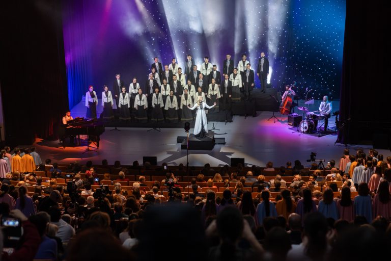 De Sărbători, ne bucurăm de Corul Madrigal la Sibiu