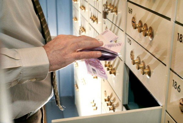 Jaf la Primăria Valea Viilor. Hoții au furat mii de lei