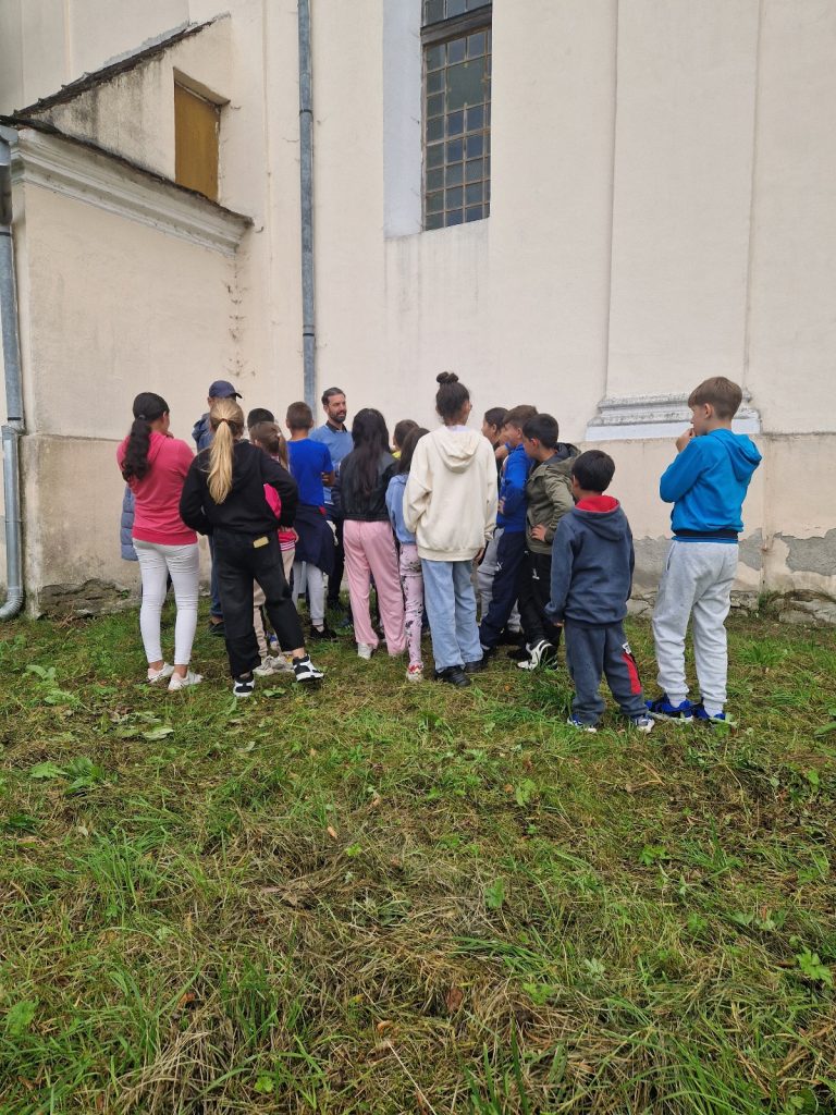 Un sat educat e minunat! Chiar e!