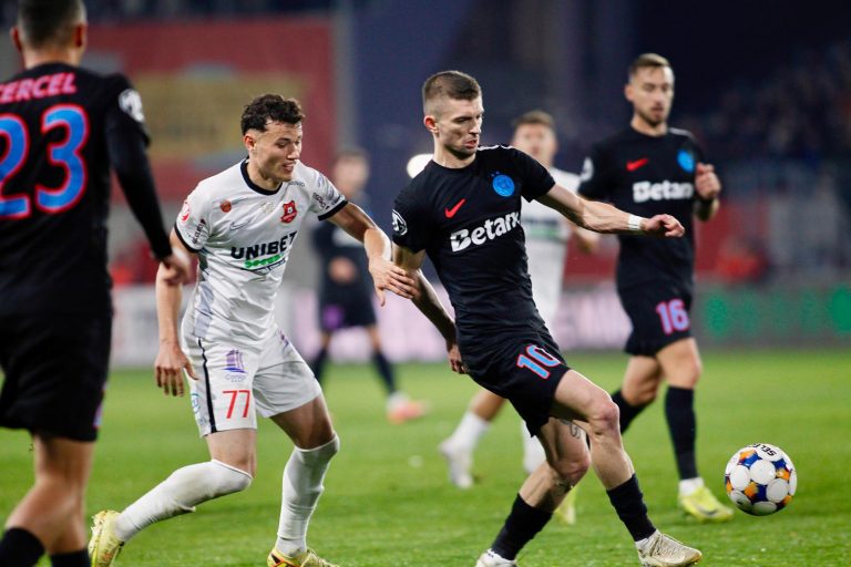 Cronică de meci: O poveste cu scor de table și cu poartă triplă în casă