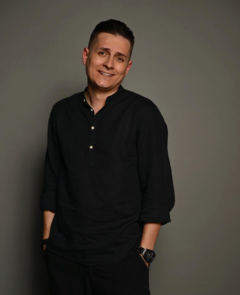 Râsul vindecător: George Tănase, Ioana State și Mădălina Mihai te fac să râzi