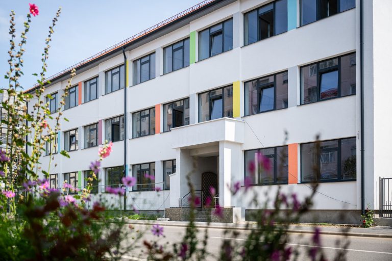 Liceul O. Ghibu va avea încă nouă săli de clasă