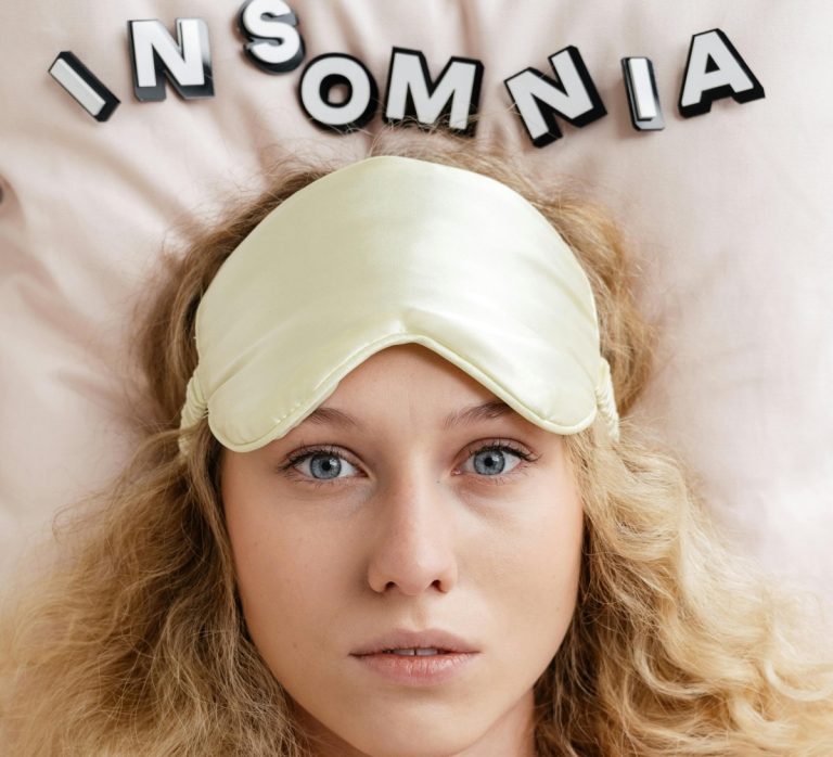 Îți plac kiwi, nucile, orezul și somonul? Atunci nu vei suferi niciodată de insomnie, iar dacă o ai deja, se va ameliora