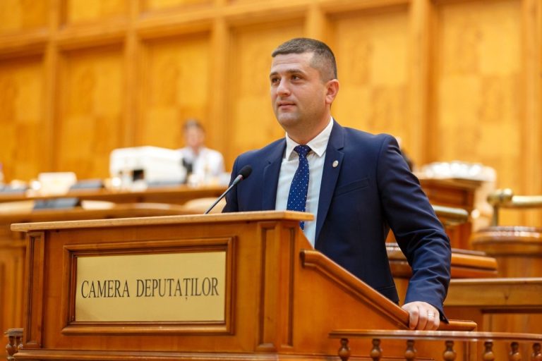 Radu Miruță, ministru al Economiei, numit de Bolojan interimar la Apărare. Vezi ce spune șeful USR despre ministrul demisionar Moșteanu
