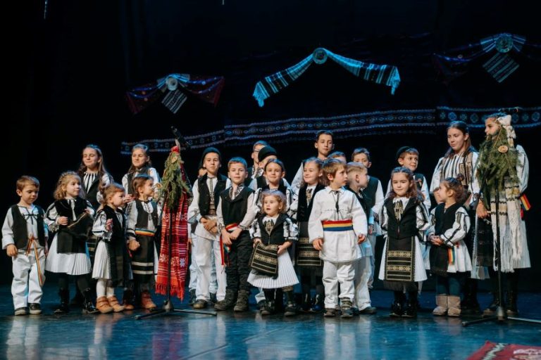 Concert de colinde tradiționale „Îmbucură-te, om bun” la Sala Thalia din Sibiu – două reprezentații într-o singură seară