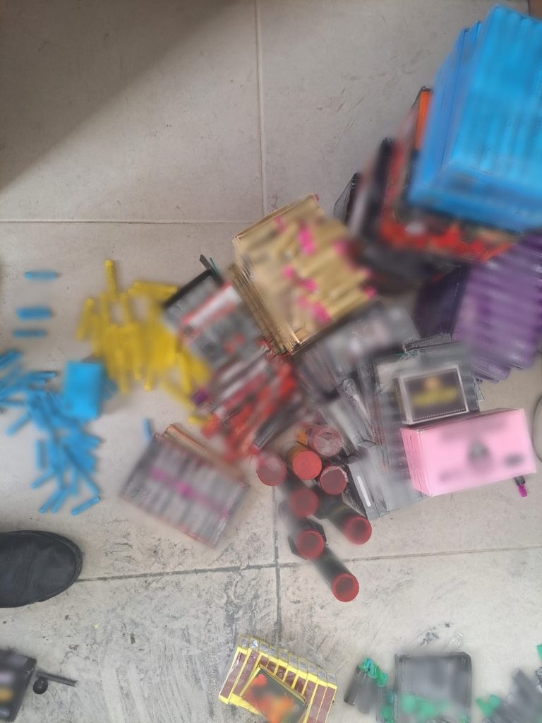 FOTO: Mii de petarde confiscate de polițiștii sibieni