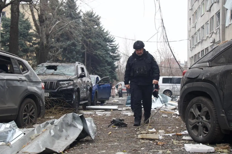 FOTO/VIDEO: Măcel în Dnipro în urma unui atac cu rachetă rusească. Zeci de răniți și morți