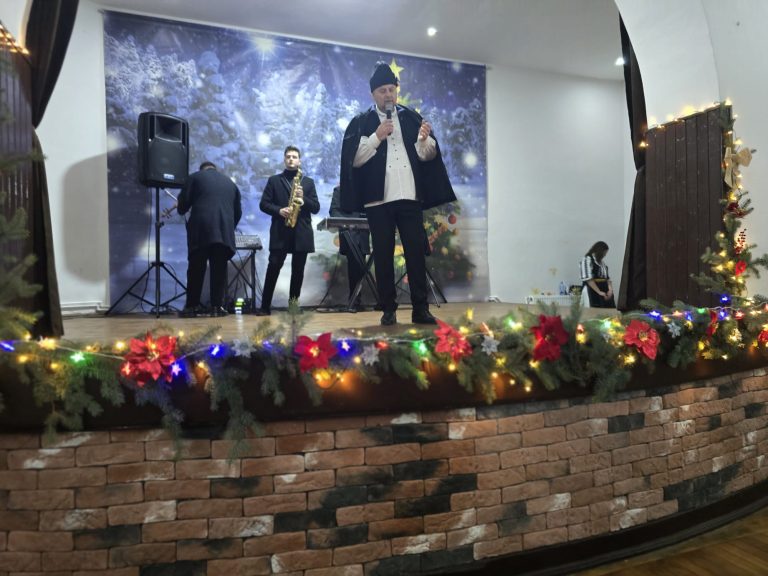 FOTO: Emoții, tradiții și o seară magică la concertul de colinde din Axente Sever