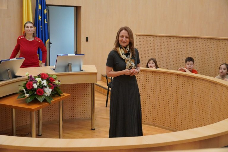 VIDEO: Mesajul Președintei Consiliului Județean Sibiu, Daniela Cîmpean, cu ocazia Crăciunului și Anului Nou