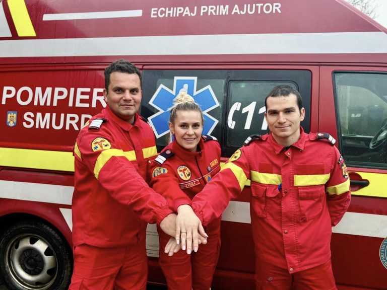 FOTO: „Bine ai venit pe lume, Nicoleta”. Echipaje SMURD și de la Ambulanță, martore la venirea pe lume a unei fetițe