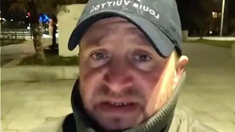 Cât va plăti un bărbat care a instigat lumea să iasă cu topoare, furci, coase și drujbe la proteste