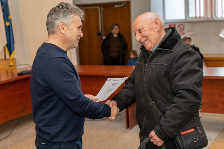 FOTO/VIDEO: Aproape 160 de octogenari din Mediaș au fost premiați de municipalitate