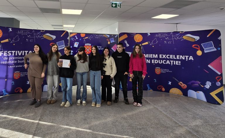 FOTO: Primăria a premiat aproape 500 de olimpici ai Sibiului