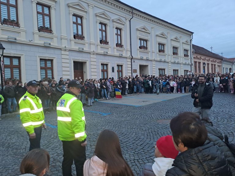 FOTO/VIDEO: Membrii Ansamblului „Valea Târnavelor”, primiți acasă precum marii campioni