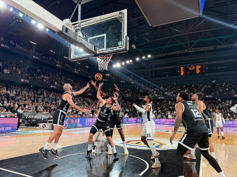 Emoție, pasiune și baschet de top: U-BT Cluj cedează în fața lui Partizan într-o BTarena alb-neagră