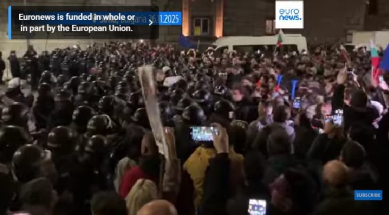 Bulgaria fierbe! Zeci de mii de oameni au ieșit în stradă, iar președintele cere demisia guvernului și alegeri anticipate