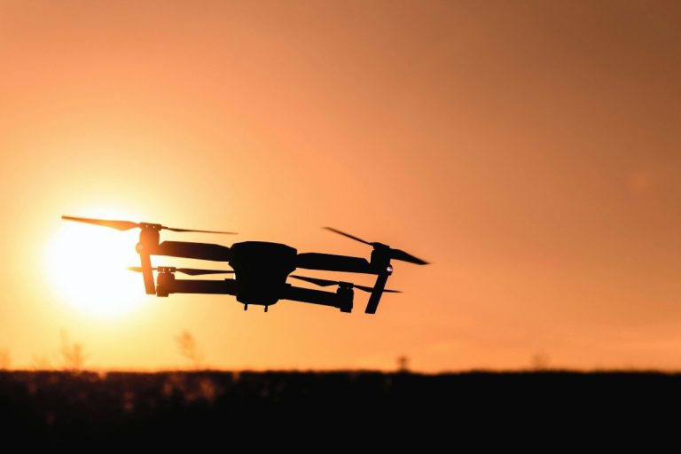 România va folosi drone pentru a stropi cu pesticide. Legislația UE interzice acest lucru