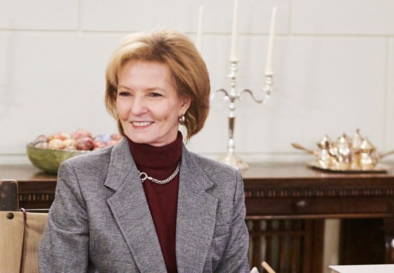 Custodele Coroanei României, despre situația politică: „Oamenii simt că, deși au dreptul de a vota, nu au puterea de a-și schimba soarta”