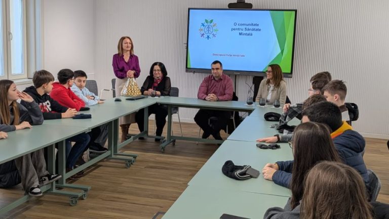 Programul „O comunitate pentru sănătatea mintală” s-a reluat cu prima întâlnire din 2026, la Colegiul Național Pedagogic Andrei Șaguna