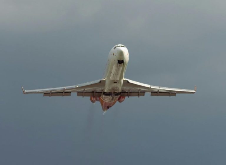 Se schimbă regulile de călătorie cu avionul în Europa. Dispar taxele ascunse și regulile abuzive ale companiilor aeriene