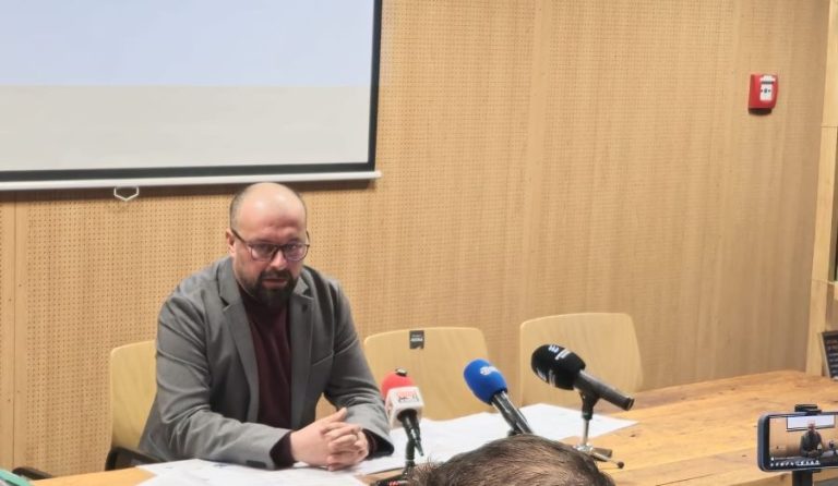 Ciprian Ștefan renunță la proiectele depuse de Muzeul ASTRA la CNI. Și dă asigurări că „atâta vreme cât va fi sănătos și în putere”, niciun salariat nu va pleca acasă