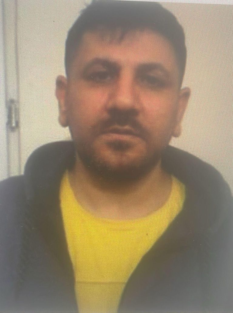 FOTO/ULTIMA ORĂ: Criminal evadat din penitenciar. Poliția Română îl caută peste tot