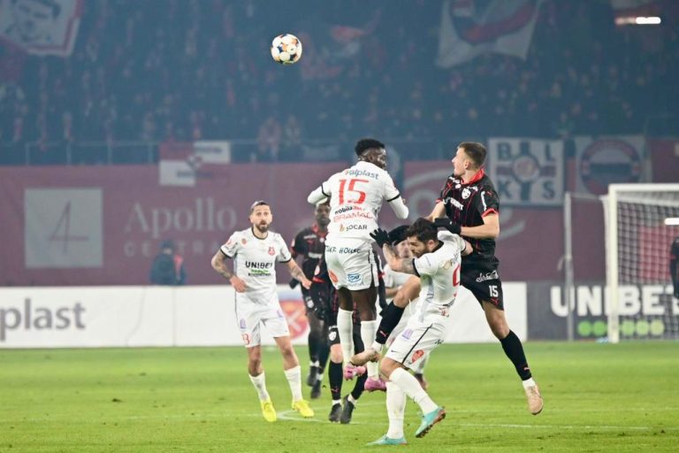 FOTO: Opruț a „stins lumina” pe Municipal. FC Hermannstadt – Dinamo 1-2