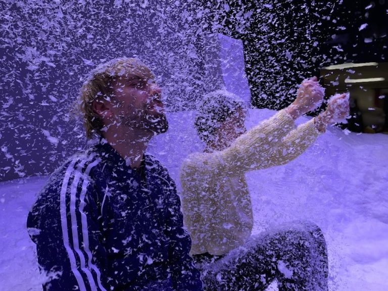 Spectacol-eveniment la Teatrul Gong: „Dovedește-o poveste virală”