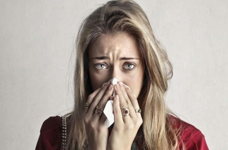 Gripa a ucis 9 români într-o săptămână. În același interval, s-au înregistrat aproape 74000 de cazuri noi de infecții respiratorii. Vaccinarea antigripală poate preveni boala