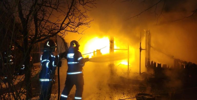 Bilanț sumbru: 7 locuințe sau anexe din județul Sibiu au ars în primele zile ale anului. În România au fost distruse peste 500
