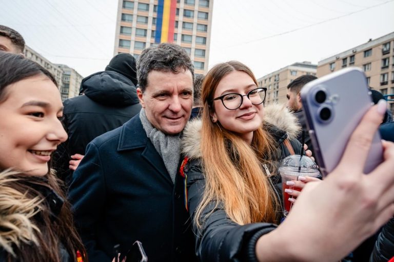 Nicușor Dan: Imnul național este un simbol al României și nu trebuie huiduit