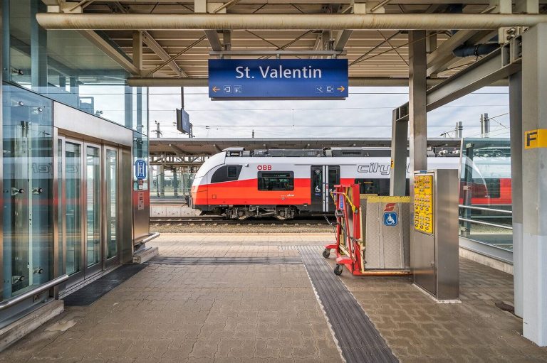 Am ajuns la nivelul următor: un român a încercat să fure un tren de pasageri în Austria