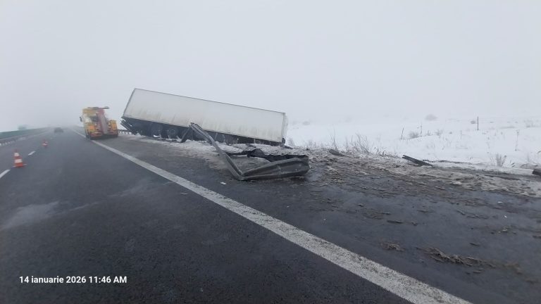 FOTO/ULTIMA ORĂ: TIR răsturnat pe A1 în zona Săliște. Traficul este restricționat