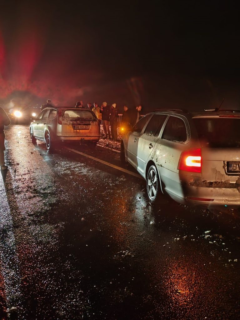 ULTIMA ORĂ/FOTO: Trafic pe un singur sens pe DN 1. Tamponare în lanț între 3 autoturisme