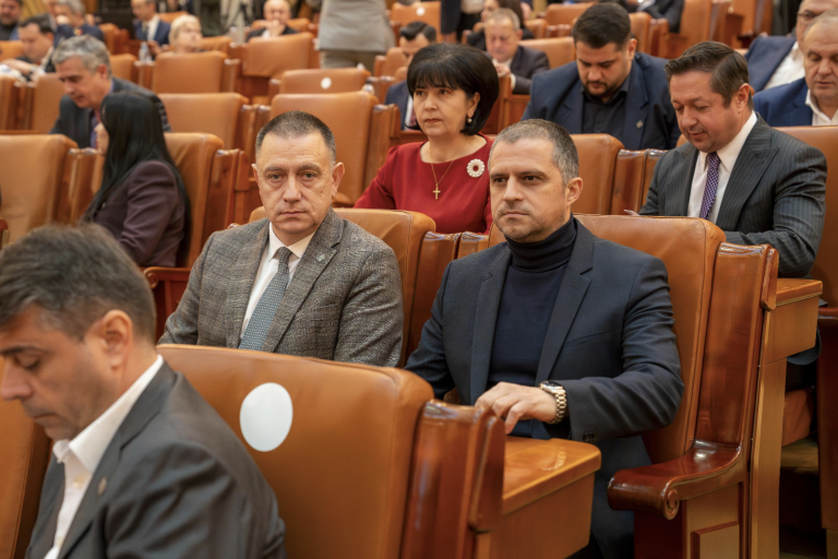 Cine are interesul să blocheze construcția hidrocentralelor în România?