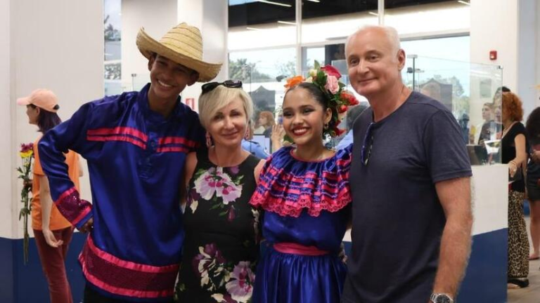 Surpriza celor 20 de turiști din Sibiu: Primire oficială în Nicaragua, relatată de ziarul local