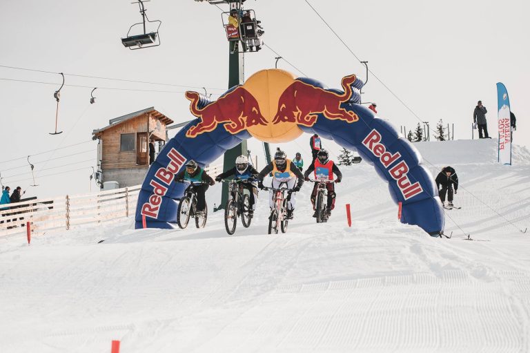Păltiniș Arena: două concursuri 4X Cross, pentru schi&snowboard și mountain bike