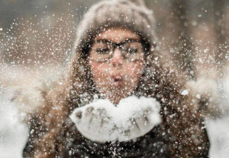 Alimentele care te ajută să faci față gerului: hidratarea, înghețata și supa de pui, printre cele mai eficiente