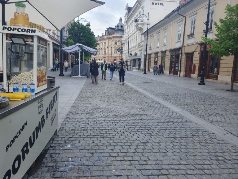 Primăria Sibiu: Șase amplasamente de înghețată și două de popcorn, porumb sau vată de zahăr pe N. Bălcescu