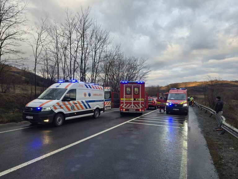 Accident în Agârbiciu! Doi minori au ajuns la spital după o coliziune violentă