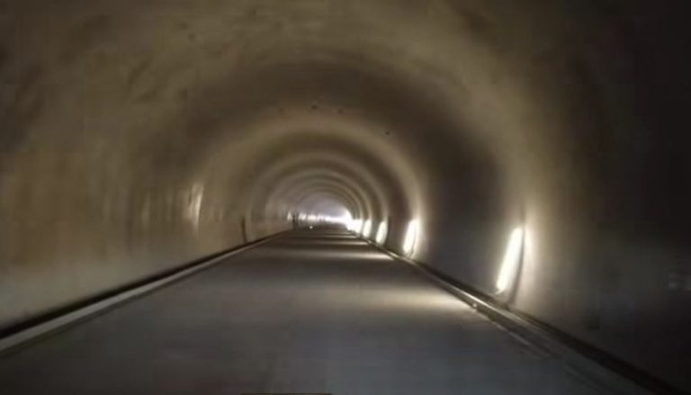 Autostrada Sibiu–Pitești prinde contur în Carpați: tunelul Robești, aproape de străpungere