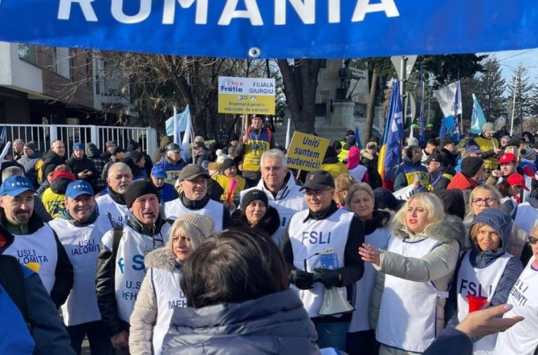 Revoltă în Educație: Grevă generală în învățământ, cursuri suspendate la nivel național. Profesorii strâng semnături